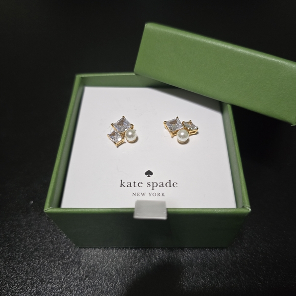 Kate Spade Victoria Pearl and CZ Earrings, New in Lime Green Gift Box - Picture 5 of 5
